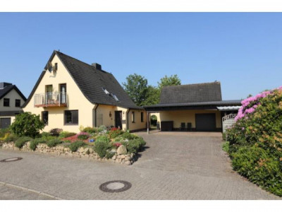 Geschmackvolles Wohnhaus mit hübscher Gartenanlage