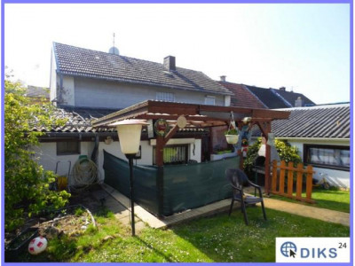 ***renovierungsbedürftiges großes EFHaus mit Garage  500 m² Gartengrundstück zum Schnäppchenpreis**