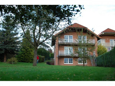 Großes Einfamilienhaus mit Garten