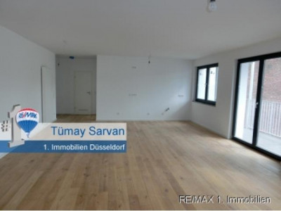 Saniert - Erstbezug - helle schöne moderne 3 Zimmer Terrassen- Wohnung mit 2 Eingängen in Stadtmitte