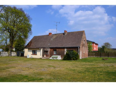 Kleines Einfamilienhaus mit großem Grundstück in ländlicher Idylle