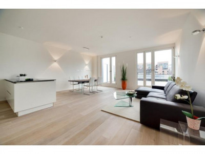 190 m² große, lichtdurchflutete 4-Zi.-Luxuswhg m. 45m² gr. SW-Terrasse u.Wasserblick.