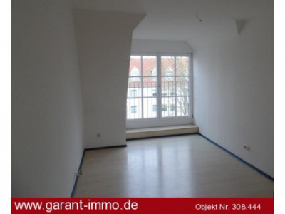 Dachgeschoss-Wohnung in ruhiger grüner Lage im Wertachpark