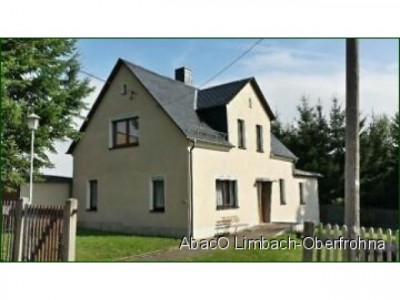 **Ruhig-sonnig-ausbaufähig - kleines EFH in Randlage auf riesen Grundstück**