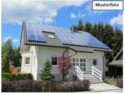 Zwangsversteigerung Zweifamilienhaus in 42697 Solingen, Falkenstraße