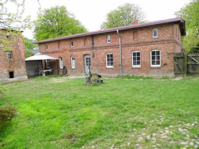 Ehemaliger Bauernhof mit viel Nebengelass