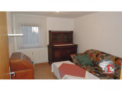 Helle nette 2 Zi.-Studenten-Souterrain-Wohnung in Lehrberg zu vermieten.