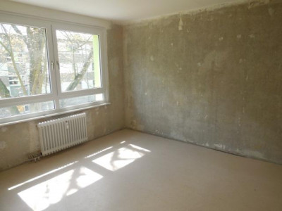 Große 3-Zimmer-Wohnung selber renovieren und 2 Kaltmieten sparen