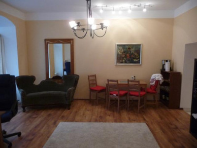 Schöne komplett möblierte Wohnung mit großer Terrasse Nähe Obermarkt