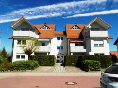 Erdgeschosswohnung mit Terrasse, Garage und Mieter