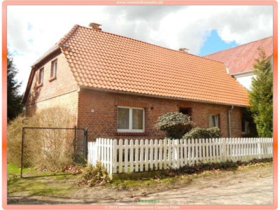 Backsteinhaus - alter Obstgarten - an der Küste - DG mit offener Balkenlag