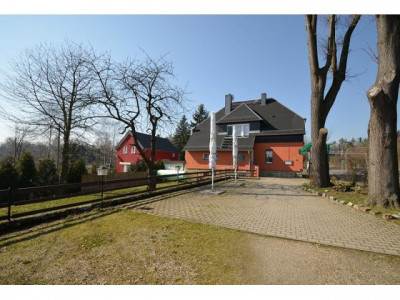 ACHTUNG!!! PROVISIONSFREI!!! HAUS MIT POTENTIAL IN DRESDEN!