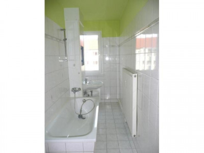 Küche mit Fenster und Tageslichtbad!