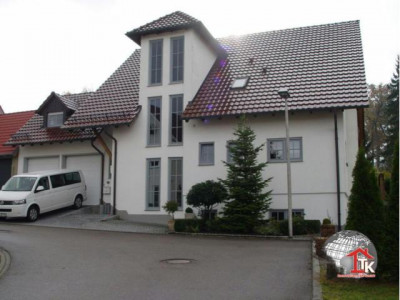Tolles, helles, hochwertiges Mehrfamilienhaus in ruhiger Lage von Craislheim zu verkaufen.