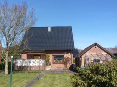 Gepfl. Haus mit Garage in ruhiger Lage - ideal für die Familie