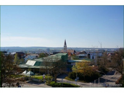 Gemütliche 2,5-Zimmer, m. EBK, Balkon und Stellplatz, mit Blick zur City - Zentrum Ehingen