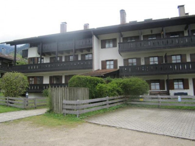 Brück Immobilien - Sonnige Galeriewohnung auf 2 Ebenen mit herrlichem Bergblick u. West-Loggia