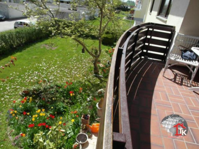 Helle, sehr gepflegte 3,5-Zi-Whg mit Balkon im 1. OG eines 2-Fam-Hauses in Burgau, ruhige Lage