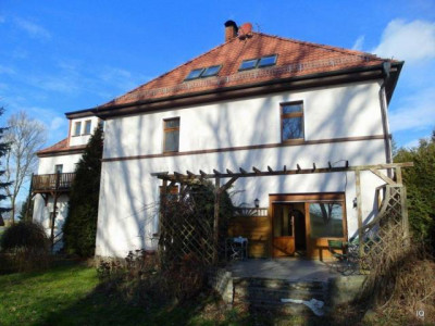 Geräumige 4-Zimmer-Familienwohnung über 2 Etagen - mit 2 Bädern, geräumiger Essküche & Terrasse mit Gartenzugang