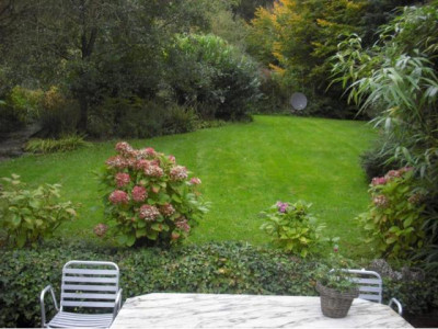 Landhaus mit großem Grundstück