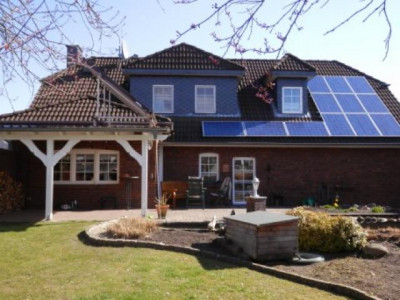 Einfamilienhaus mit zwei Einliegerwohnungen