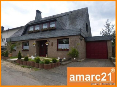 Glanzstück! Zeitloser Klassiker mit Schwimmbad, Garten und Doppelgarage!