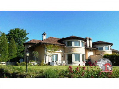 Helle,traumhafte,luxuriöse Doppelhaus-Villa mit Blick zum Genfer See nähe Nyon/ Schweiz