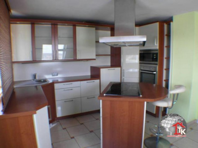 Mehrfamilienhaus mit 5 Wohnungen und 7 Garagen in Ansbach - ca. 8% Rendite!