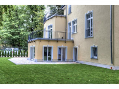 +++ Bestlage, Gartenwohnung der Extraklasse mit eigenem Garten im Niedrigenergiehaus +++