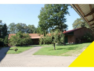 Großzügiger Vierseiten-Niedersachsen-Bauernhof mit 3 ha Land