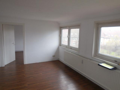 4 Zimmer Dachgeschoss Wohnung - WG geeignet - selbst renovieren & 1 Monat Kaltmietfrei kassieren*