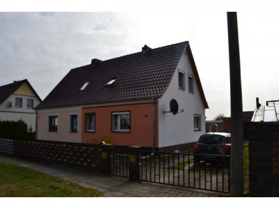 IHR-IMMOBILIENCENTER-Charmante Doppelhaushälfte in idyllischer Lage