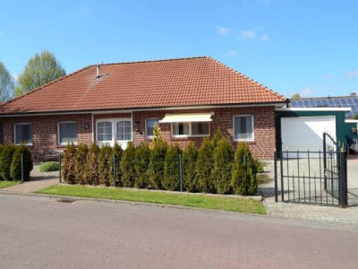 gepflegter Walmdachbungalow