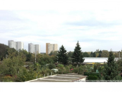 Topangebot in ruhiger Lage von Dresden-Dobritz! Großzügige Dreiraumwohnung mit Garten und Garage.