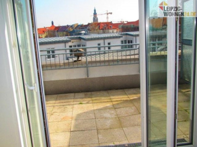 moderne DG Wohnung mit Balkon - Frei ab Juni 2015