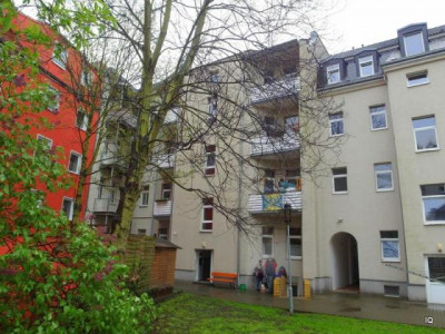 Freundliche 2-Zimmer-Wohnung mit geräumiger Essküche, Balkon & Bad mit Dusche