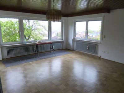 EFH für Sie alleine!!!  Großzügige 3 Zi.-Whg EG, 102 m² Wfl., kompl. unterkellert, Garage und Garten mit schönen Blick über Ansbach.