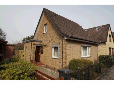 Kleines Siedlungshaus auf schönem Grundstück Nähe Lauerholz