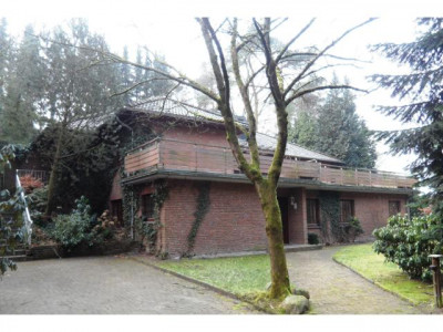 Großzügiges Einfamilienhaus mit Einliegerwohnung in Seenähe