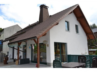 Mehrfamilienhaus- Familienfreundlich und modern wohnen nahe Ilmenau!