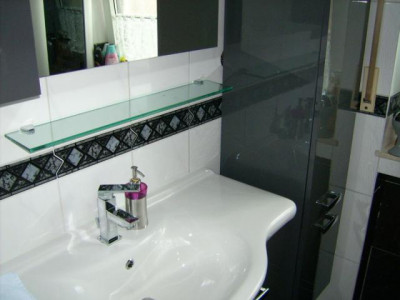 TOP ! komplett neu renovierte 4,5-Zimmer-Etagenwohnung in ruhiger Lage von Aalen !!