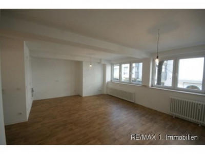 ERSTBEZUG nach Sanierungneuwertige 2,5 Zimmer Wohnung, hinter der Kö.