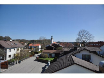 Ruhiges WOHNEN mit GARTEN-AnteilCharmante 3 Zi. DACHGESCHOß-Wohnung - 82319 STARNBERG  Perchting