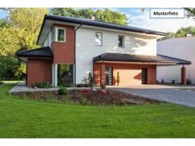 Zwangsversteigerung Einfamilienhaus mit Einliegerwohnung in 51597 Morsbach, Am grünen Hang