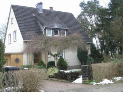 Voll unterkellertes 1,5 Familienhaus