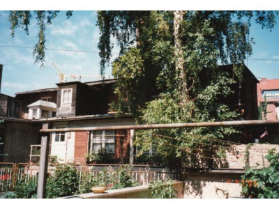 Im Erstbezug nach Komplettsanierung, sucht diese WG-taugliche Wohnung, nach Mietern!