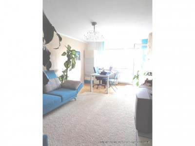 Westenviertel: Ruhige, helle und sehr gut geschnittene 2-Zimmer-Wohnung mit Balkon. Renditenstark.