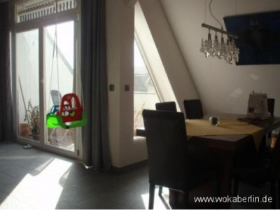 Exklusives Wohngefühl +++ gehobene 3,5- Zimmer-Dachgeschosswohnung in Berlin-Lichterfelde