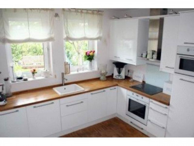 Freistehendes Architektenhaus mit schön angelegtem Garten