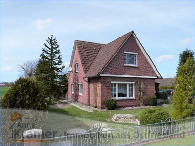 ***EFH IN LÄNDLICHER LAGE,      NUR  9 KM LUFTLINIE ZUR NORDSEEKÜSTE!!!***